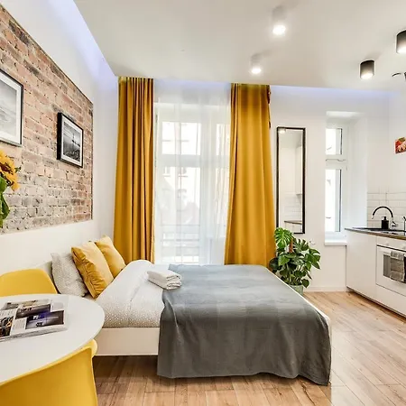 Powstancow 22 Kato Visit &