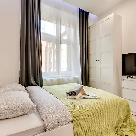 Powstańców 22 Kato Visit&love