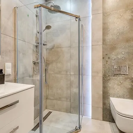 Powstancow 22 Kato Visit & Appartamento *