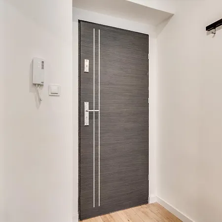 Powstancow 22 Kato Visit & *