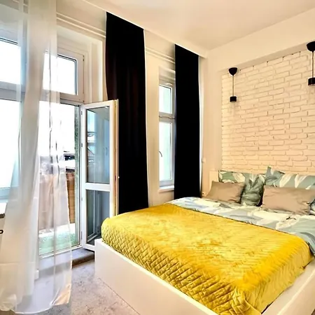 Powstańców 22 Kato Visit&love *