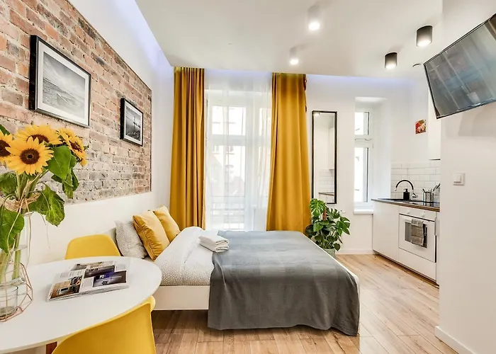 Powstancow 22 Kato Visit &