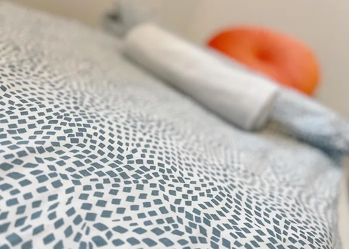 Powstancow 22 Kato Visit & דירה