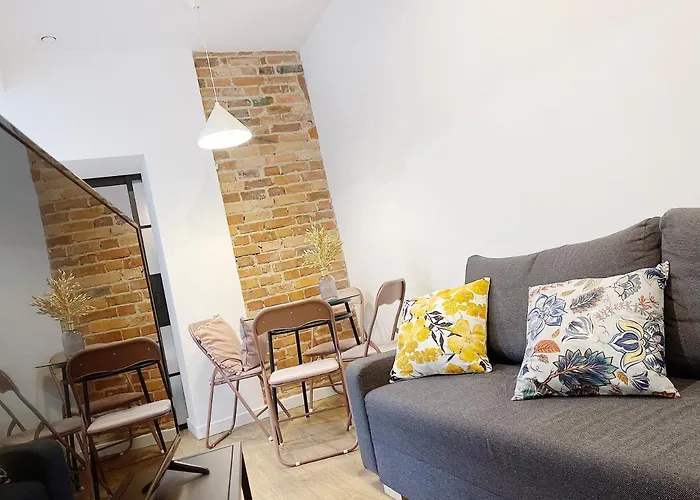 Powstancow 22 Kato Visit & דירה