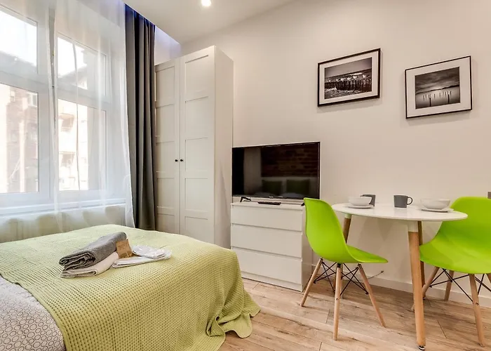 Powstancow 22 Kato Visit & דירה