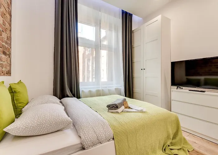 Powstancow 22 Kato Visit &