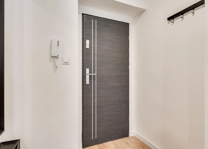 Powstancow 22 Kato Visit & *