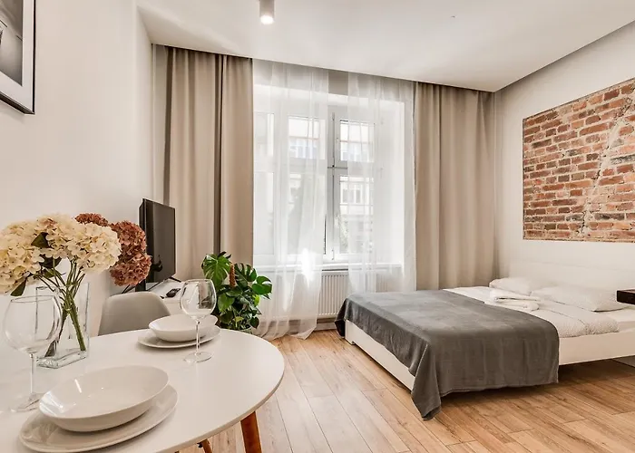 Powstancow 22 Kato Visit & *