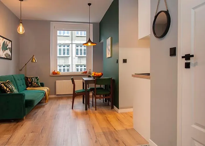 Powstancow 22 Kato Visit &