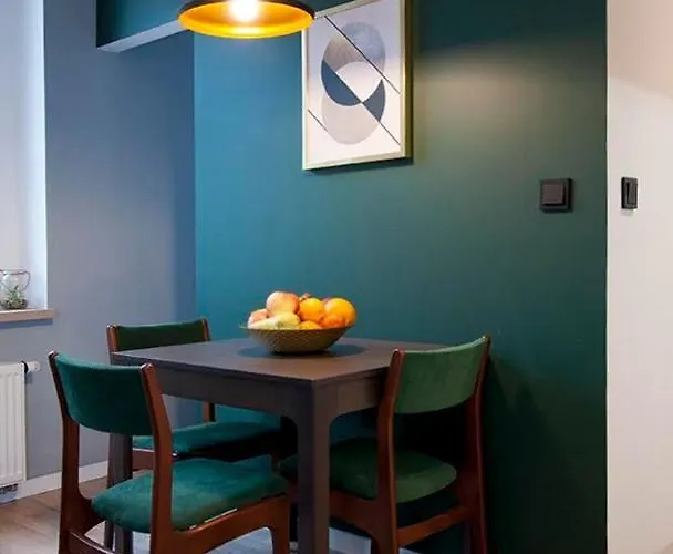 Powstancow 22 Kato Visit & *