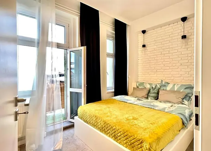 Powstancow 22 Kato Visit & *