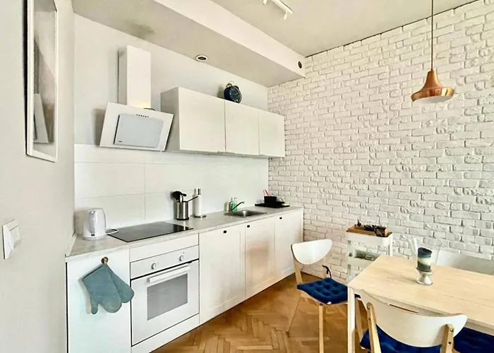 Powstancow 22 Kato Visit &